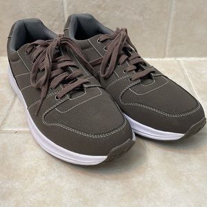 Weatherproof Vintage Shoes Tennis Shoes Sneakers Men’s 10.5 M Russell